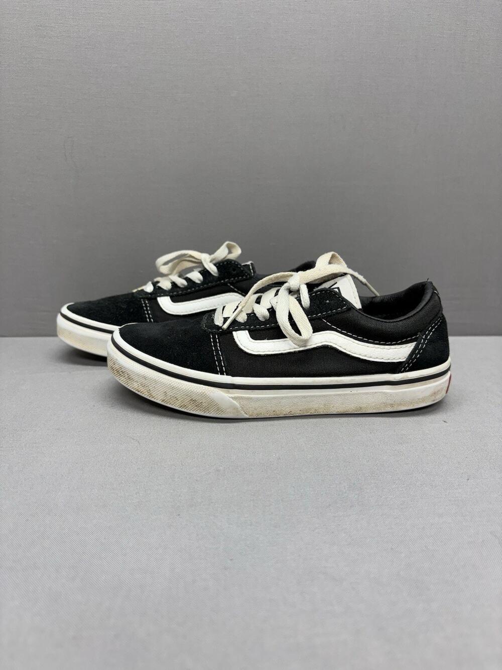 Size 1.5 Kids - VANS Old Skool V Low Black And White